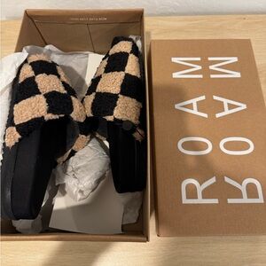 ROAM Black and Tan Checkered Women's Shoes